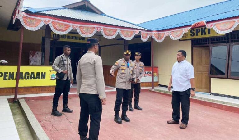 Mendapat kunjungan dari Kabinda Papua Barat Brigjen TNI Tahan Sopian Prulian Silaban. Kapolres Pegunungan Arfak Kompol Isaac Koko Hosio