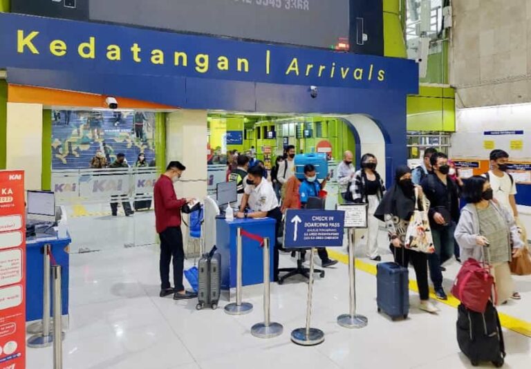 Kedatangan Penumpang KA Jarak Jauh di Area Daop 1 Jakarta Meningkat, Usai Libur Nataru