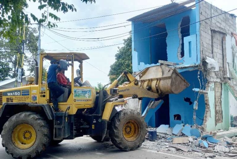 Enam Bangunan Liar di Semanan Dibongkar, Berdiri di Lahan Pemprov DKI