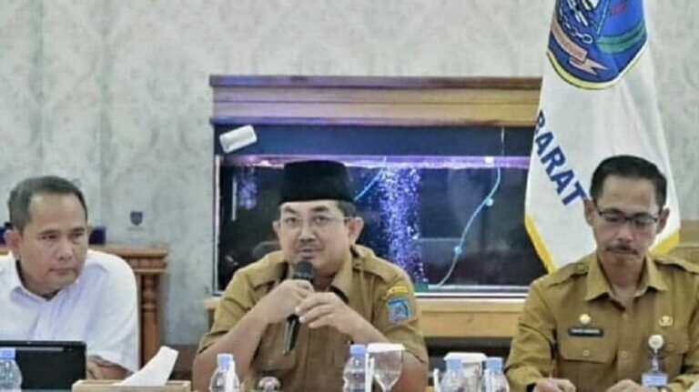 Dalam rangka mendukung penilaian Maturitas Sistem Pengendalian Intern Pemerintah (SPIP) Terintegrasi, Inspektorat Tanjab Barat bersama Bupati