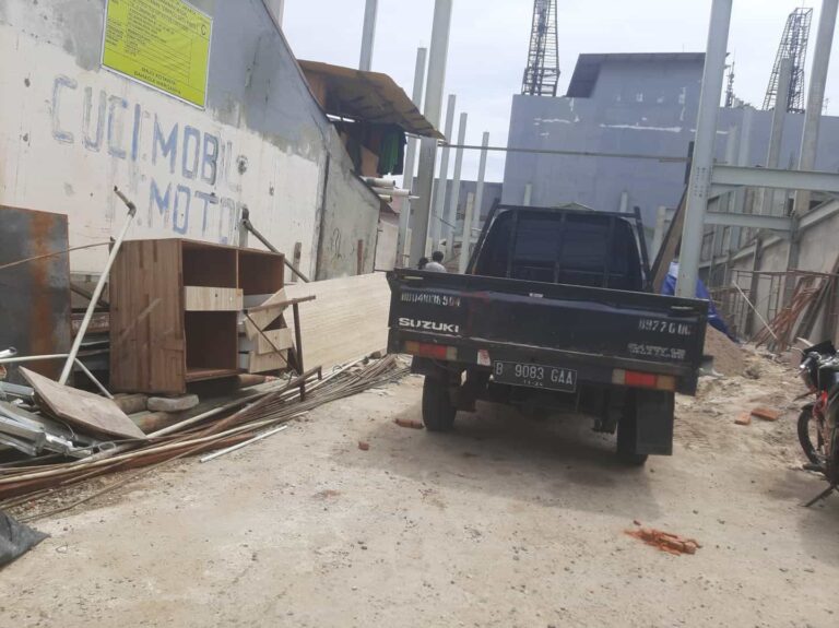 Diduga Tak Sesuai Perizinan, Satpol PP Diminta Tindak Bangunan Melanggar di Kebon Jeruk