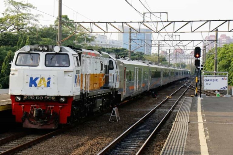 Daop 1 Jakarta Gelar Lomba Foto Train of Love