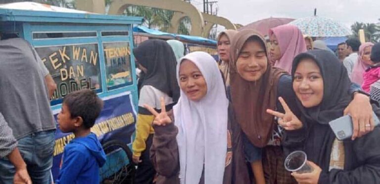 Pemerintah Kabupaten (Pemkab) Tanjung Jabung Barat (Tanjabbar), menggelar kegiatan Kuliner Rakyat Gratis, di Alun-Alun Kota Kuala Tungkal