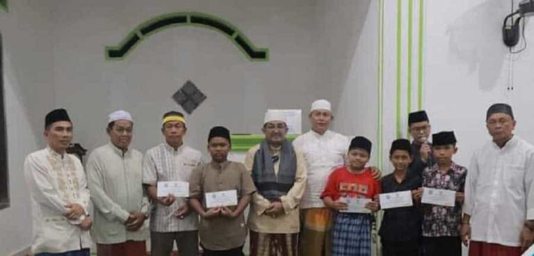 Bupati Tanjung Jabung Barat Drs. H. Anwar Sadat kembali kunjungi Desa Intan Jaya dalam rangka Safari Ramadhan tepatnya ke Masjid Al-Ikhlas.