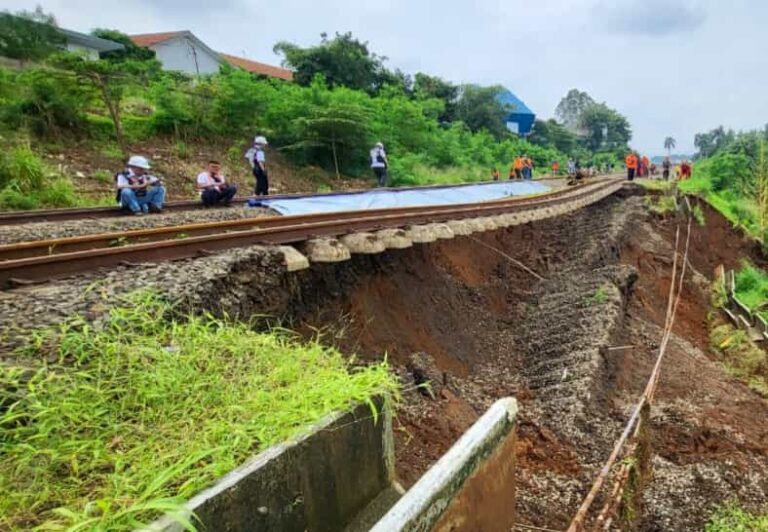 Imbas Longsor, 1107 Tiket Penumpang KA Pangrango di Ganti 100 Persen