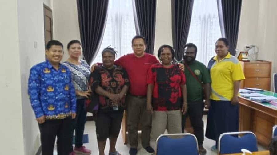 Elina Labene Sumringah Keluhannya Direspon RSUD Nabire RSUD Nabire Oke Elina Labene kini bisa bernafas lega setelah keluhannya terkait pelayanan di RSUD Nabire ditanggapi. Sebelumnya diberitakan, salah seorang