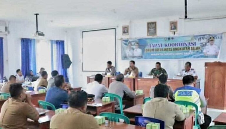 Wakil Bupati Tanjung Jabung Barat H. Hairan, menghadiri Rakor Forum LLAJ dalam menyambut Bulan Suci Ramadhan 1444 H, sebagai upaya