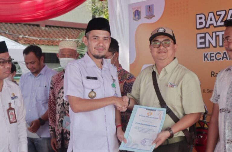 HUT ke-496 Jakarta, Kelurahan Semanan Gelar Bazar dan Pentas Seni