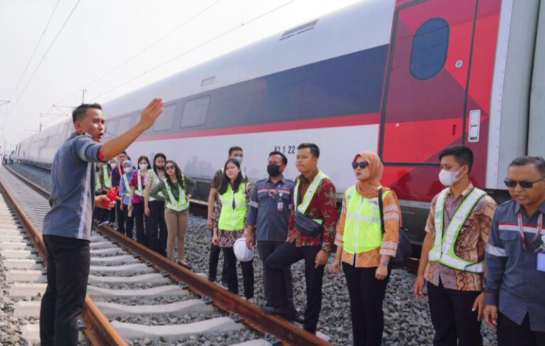 KCIC Latih Petugas KA Cepat dalam Berbagai Kondisi