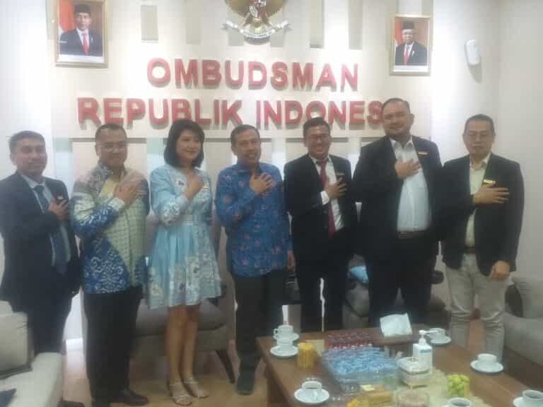 Sementara, Ketum Ombudsman RI, Mokhamad Najih mengatakan pihaknya bersama PERADI Nusantara akan meningkatkan kualitas budaya