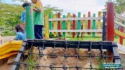 Fasilitas permainan anak di Taman Jalur Hijau Kosambi, Duri Kosambi, Cengkareng, Jakarta Barat dikeluhkan masyarakat karena kondisinya