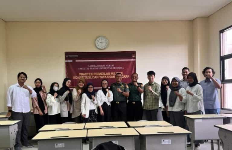Staf Hukum Divif 2 Kostrad Beri Materi Teori dan Praktek Peradilan Militer di Universitas Brawijaya