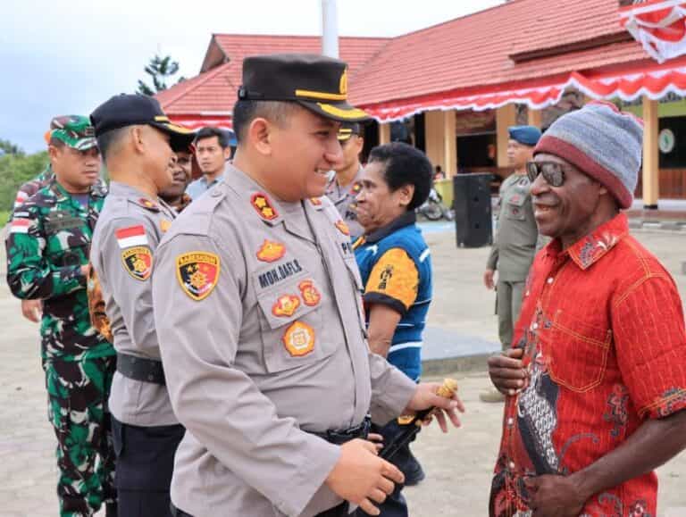 Kapolres Pegunungan Bintang Pimpin Upacara Pemberian Penghargaan