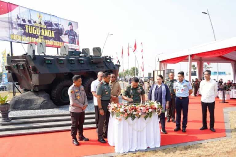 Pangdam Jaya Mendampingi Kasad Menghadiri Rangkaian HUT RI ke 78 Di Pantai Indah Kapuk