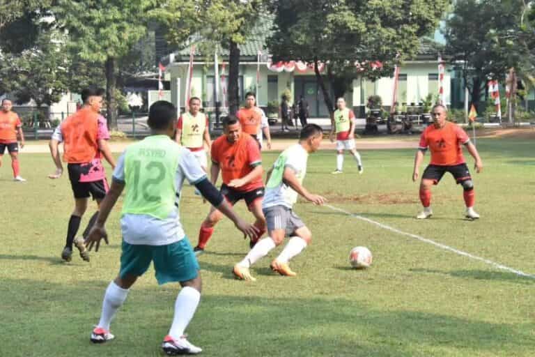 Pertandingan Sepakbola Persahabatan Kesebelasan TNI Polri Dan Kejati DKI Jakarta
