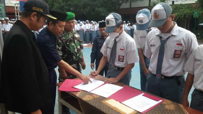 Babinsa Koramil Kramatjati Prakarsai Pengukuhan Satgas Anti Kekerasan, Narkoba, Inklusi