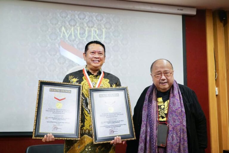 Ketua MPR RI Bamsoet Raih Dua Rekor MURI