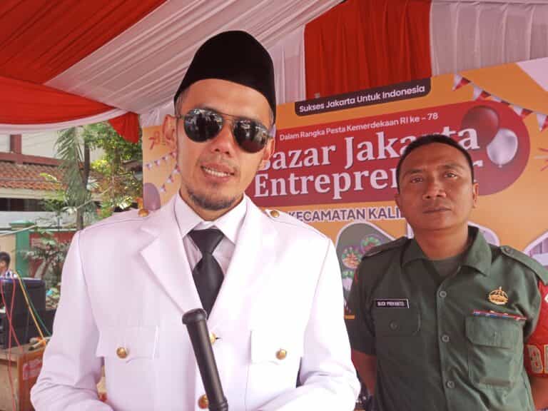 Maknai Kemerdekaan, ASN Kelurahan Semanan Pakai Kostum Perjuangan