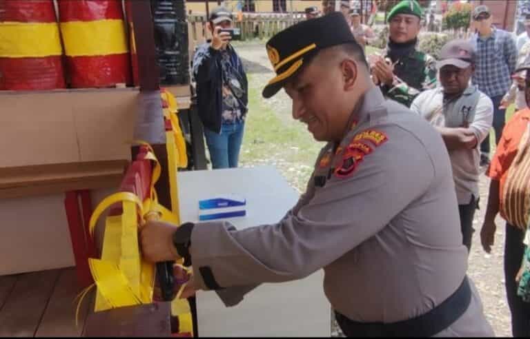 Kapolres Pegunungan Bintang Resmikan Rumah Kebangsaan YETELAS