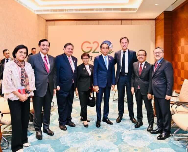 Jokowi Minta Belanda Dukung Pengembangan Teknologi Rendah Karbon di Indonesia
