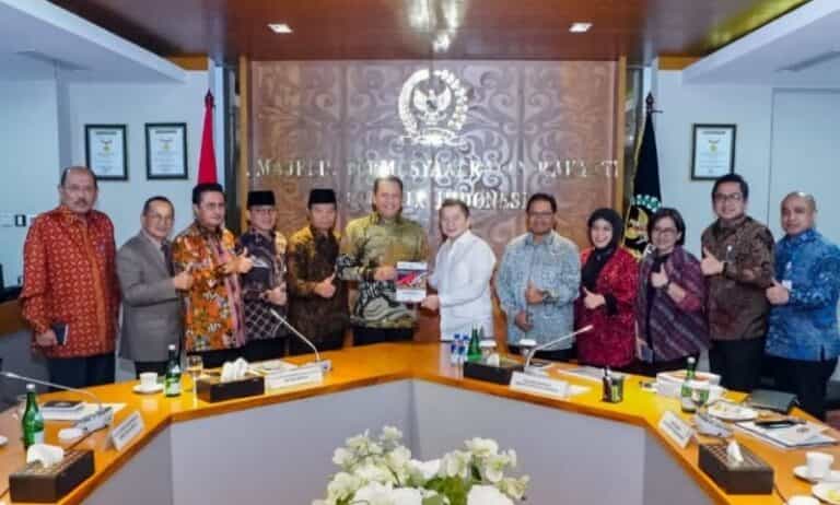 Bamsoet Terima Kunjungan Menteri PPN/Kepala Bappenas di Gedung Nusantara III MPR RI
