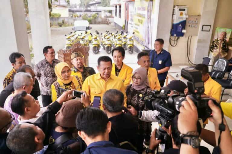DPD Partai Golkar Dapil Jateng 7 Terima Bantuan Kendaraan Operasional, Bamsoet Ajak Hindari Politik Identitas
