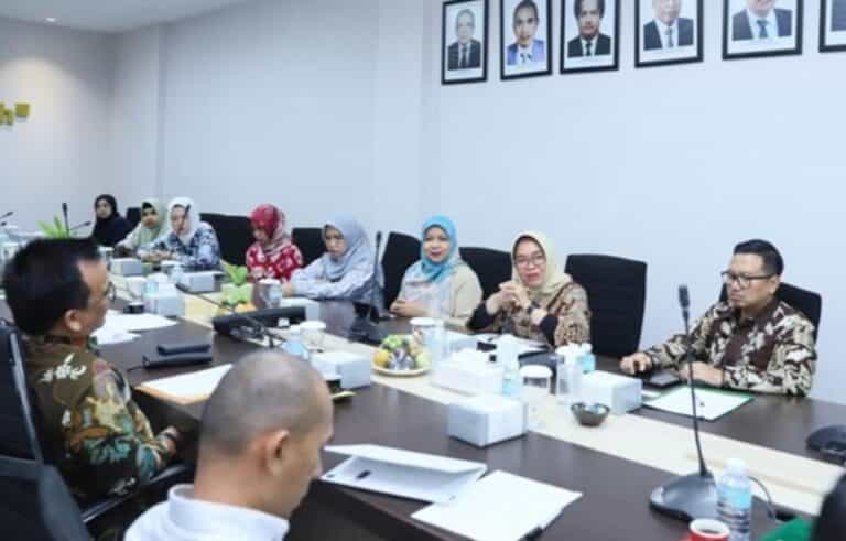 KUR Wajib Jamsostek, Kakanwil BPJS Ketenagakerjaan Sumbagut dan Dirut Bank Aceh teken MoU