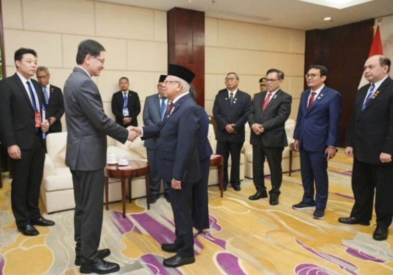 Wapres Menerima Kunjungan Kehormatan Gubernur Wilayah Otonomi Guangxi Zhuang