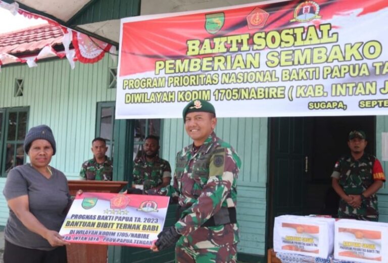 Program Prioritas Nasional Bakti Papua, Satgas YPR 330 dan Koramil 1705-08/Sugapa Bagikan Paket Sembako