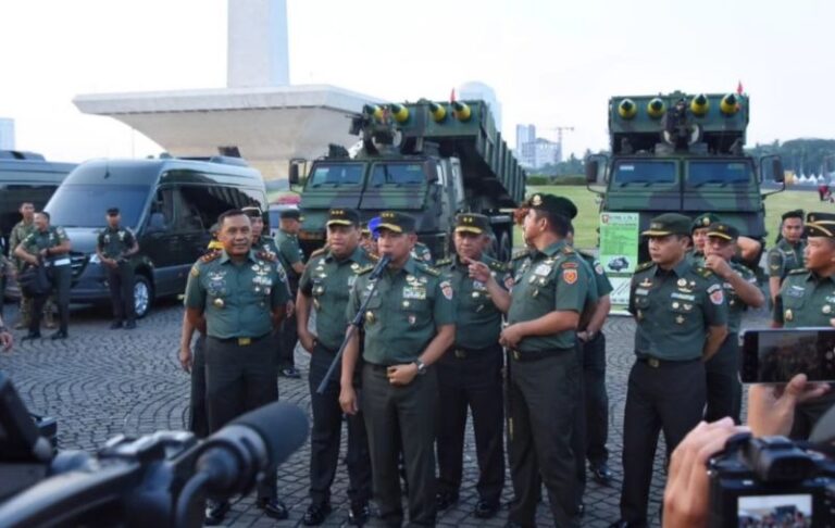Pangdam Jaya dan Ketua Persit KCK PD Jaya Hadiri Pameran TNI AD Fair Tahun 2023