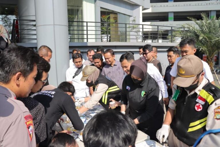 Ops Gaktiblin, 300 Personel Polres Jakarta Barat Ikuti Tes Urine