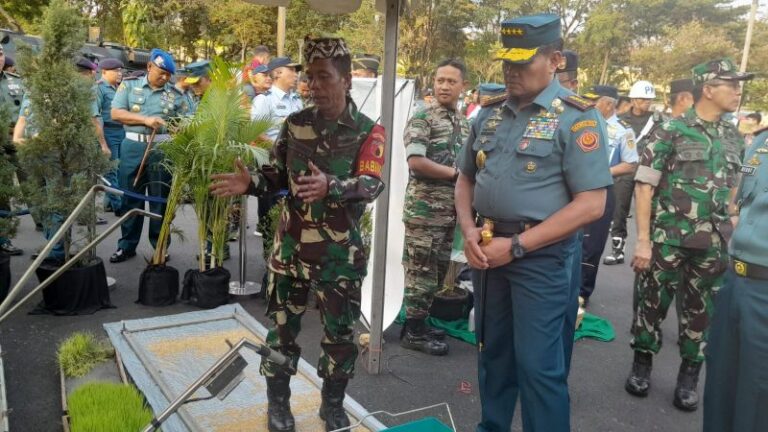 Panglima TNI Kunjungi Stand Kodim 0819/Pasuruan Dalam Pameran TNI AD FAER 2023