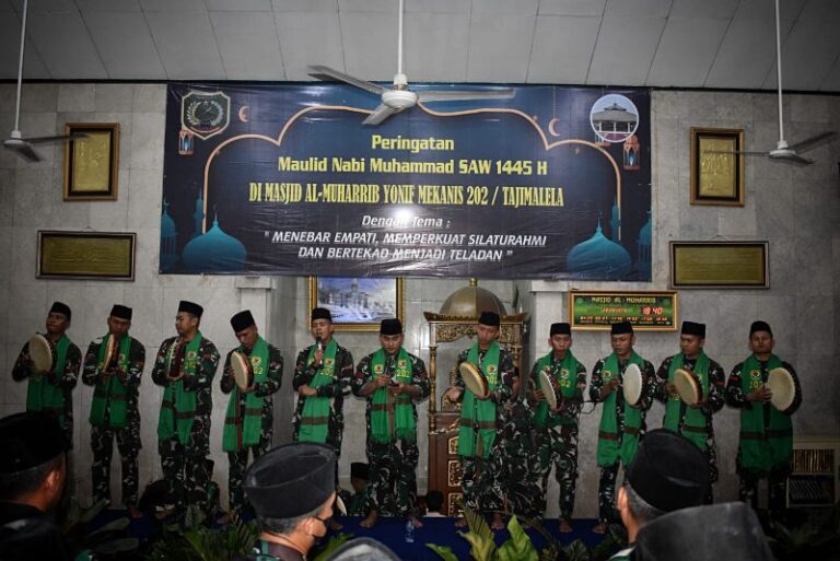 Peringatan Maulid Nabi di Meriahkan Penampilan Tim Hadroh Yonif 202/Tajimalela