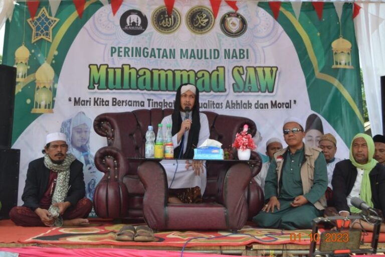 Ribuan Warga Bulagor Antusias Menghadiri Peringatan Maulid Nabi, Ini Pesan Habib Reza