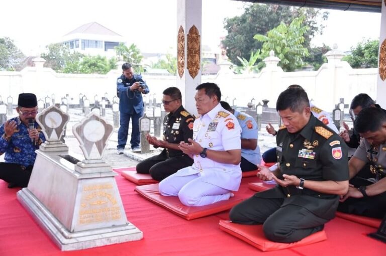Rangakaian HUT TNI ke 78, Panglima TNI Ziarah Ke Makam Jenderal Soedirman