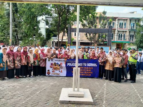 Hari Ini SMPN 89, Police Goes To School Satlantas Polres Jakbar Beri Edukasi Para Pelajar