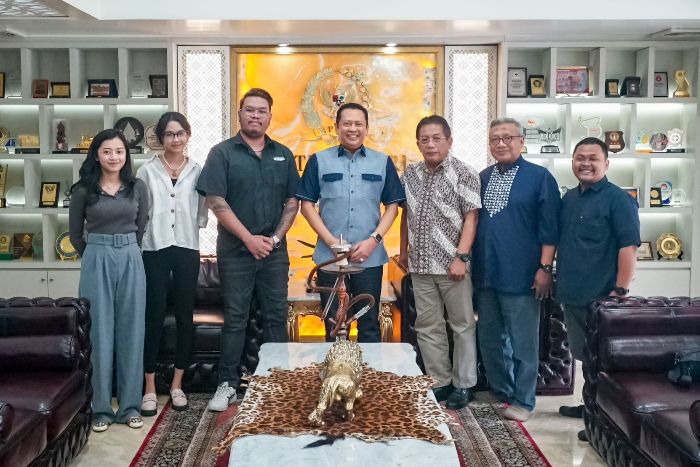 Bamsoet Dukung Gelaran 4 Pilar MPR Bersama Komunitas Mobil Rakyat Volkswagen di Komplek MPR RI