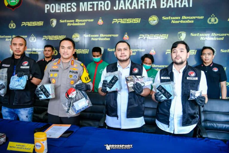 Polres Metro Jakarta Barat Amankan Tiga Orang Tersangka dan Barang Bukti Narkoba