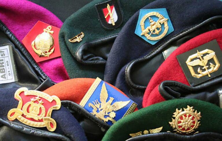 Tentara Nasional Indonesia, telah ditetapkan mutasi dan promosi jabatan 156 Perwira Tinggi (Pati) TNI terdiri dari 75 Pati TNI AD, 36 Pati TNI AL dan 45 Pati TNI AU.
