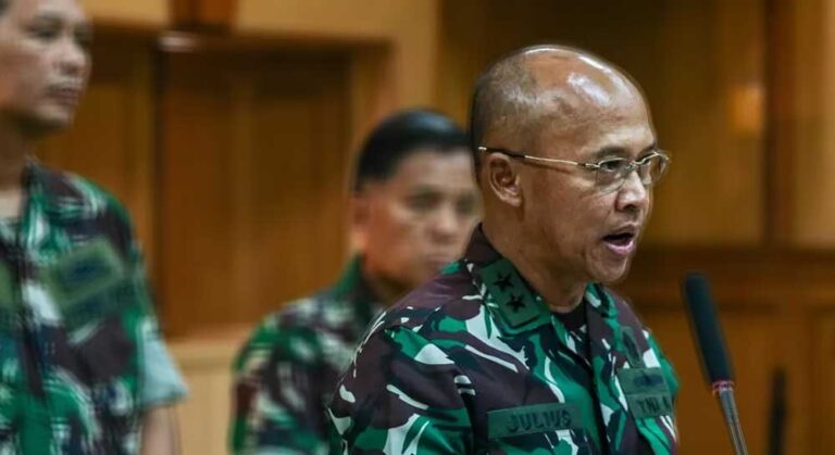 Kita sangat mengecam aksi biadab dan brutal serta tidak beradab kelompok KST Papua ini, mereka yang korban adalah murni masyarakat sipil