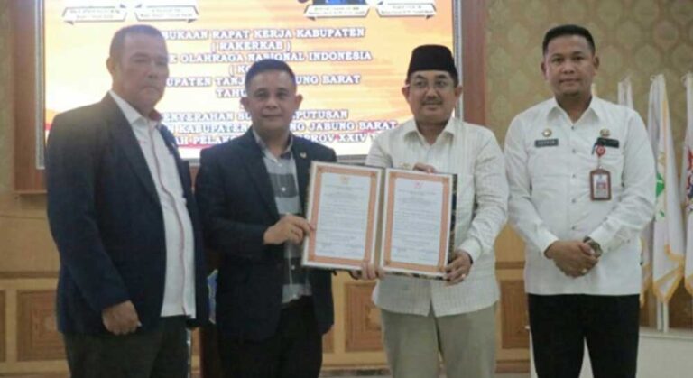 Rapat Kerja Kabupaten (Rakerkab) dihadiri langsung oleh Bupati Drs. H. Anwar Sadat dan Ketua Umum Koni Tanjung Jabung Barat Syarifuddin