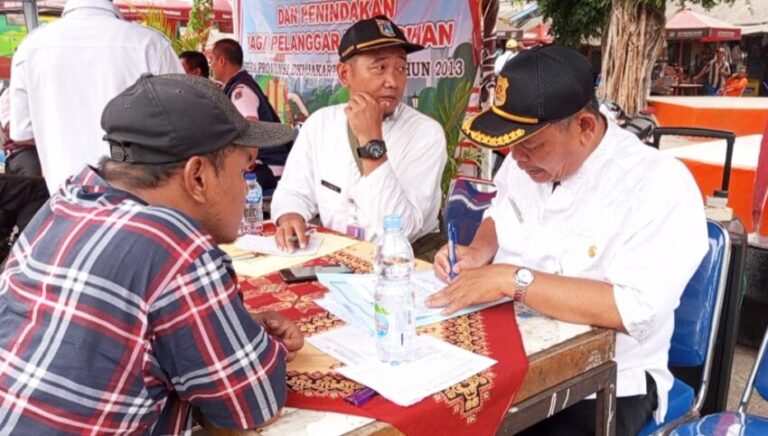 Dua Orang Terjaring OTT Sampah di Terminal Kalideres