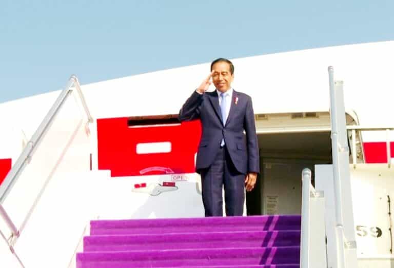 Presiden Jokowi Dari Riyadh Bertolak Menuju Amerika Serikat