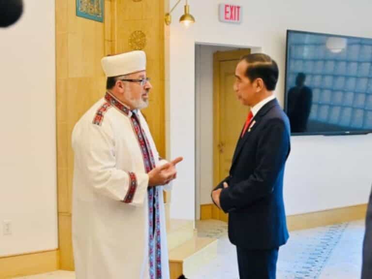 Jokowi Kunjungi Masjid Yarrow Mamout Disambut Ketua Masjid Yahya Handi