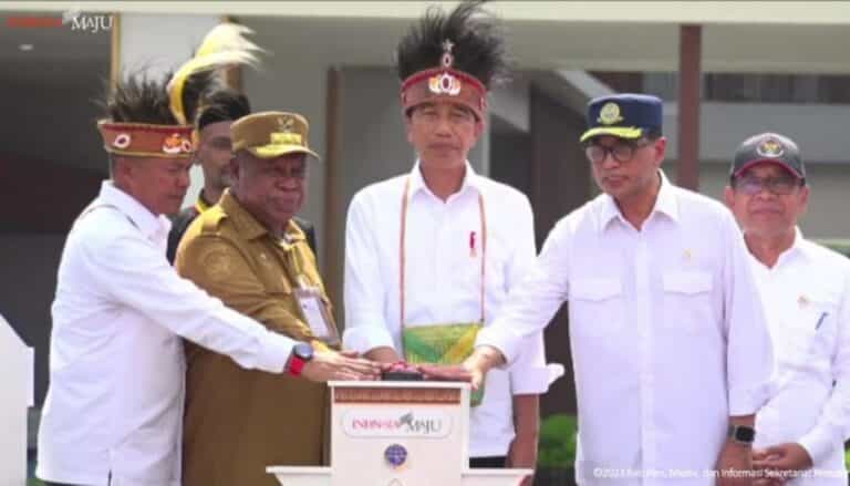 Hari Ini, Presiden Jokowi Resmikan Dua Bandara di Tanah Papua 
