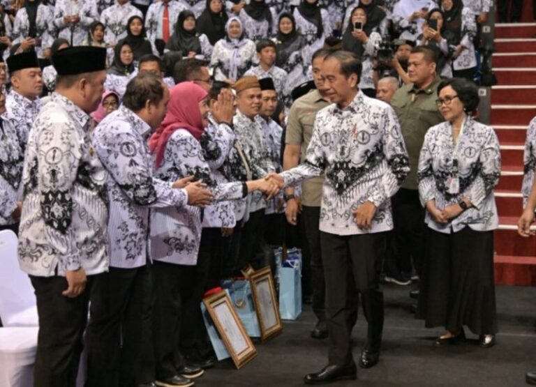 Hari Guru Nasional 2023, Presiden RI Joko Widodo Tekankan Pentingnya Pembangunan Kualitas SDM Indonesia