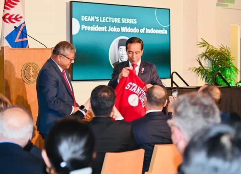 Presiden Jokowi Sampaikan Kuliah Umum di Stanford University