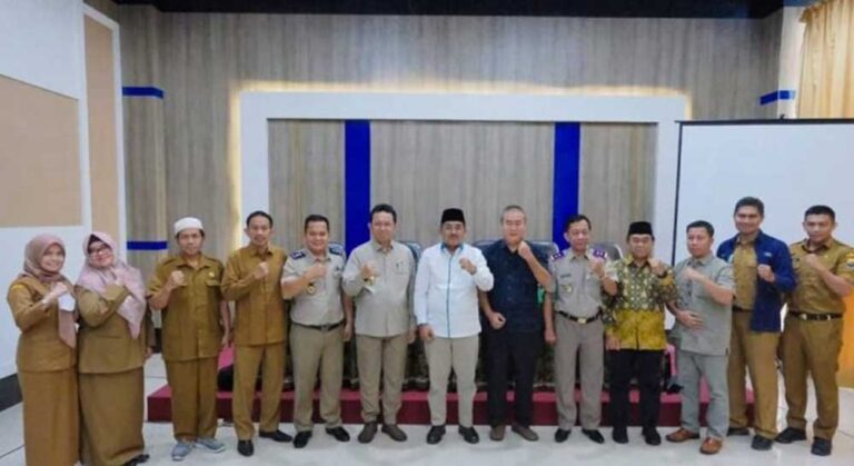 Bupati Tanjung Jabung Barat (Tanjabbar) Drs. H. Anwar Sadat, M.Ag menghadiri sidang panitia B terkait permohonan perpanjangan Sertipikat