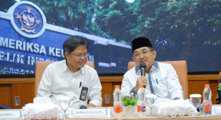 Bupati Tanjung Jabung Barat H. Anwar Sadat menghadiri acara pembukaan pendidikan dan pelatihan pemeriksaan belanja daerah dalam rangka