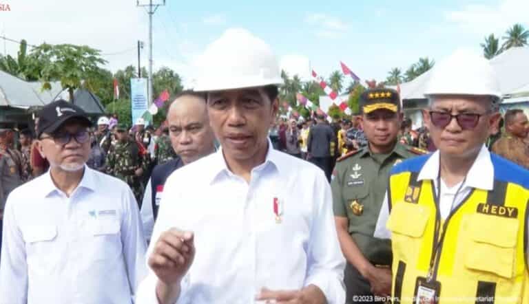 Panglima TNI Mendampingi Presiden Jokowi Resmikan BTS 4G dan Pemberian BLT di Sulawesi Utara